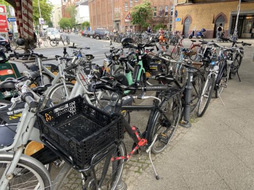 Kopenhagen style bikeparking