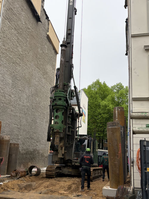 Kleine Baustelle, großer Bohrer